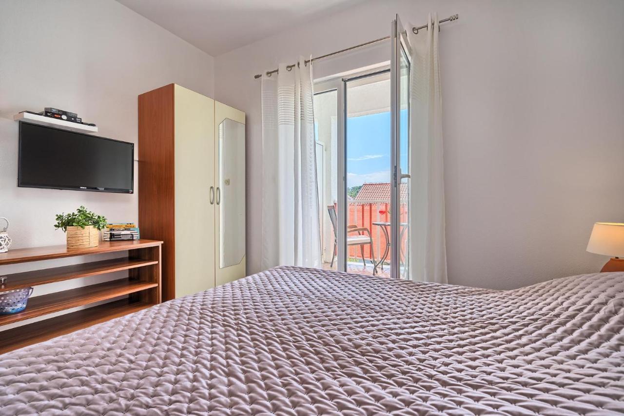 Apartments Irena Χβαρ Εξωτερικό φωτογραφία