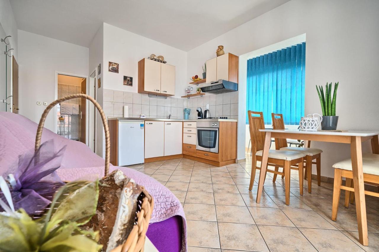 Apartments Irena Χβαρ Εξωτερικό φωτογραφία