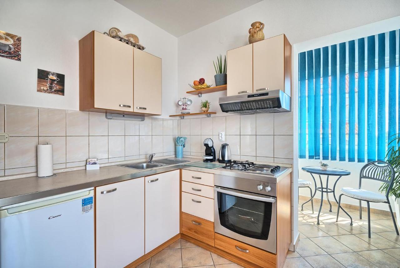 Apartments Irena Χβαρ Εξωτερικό φωτογραφία